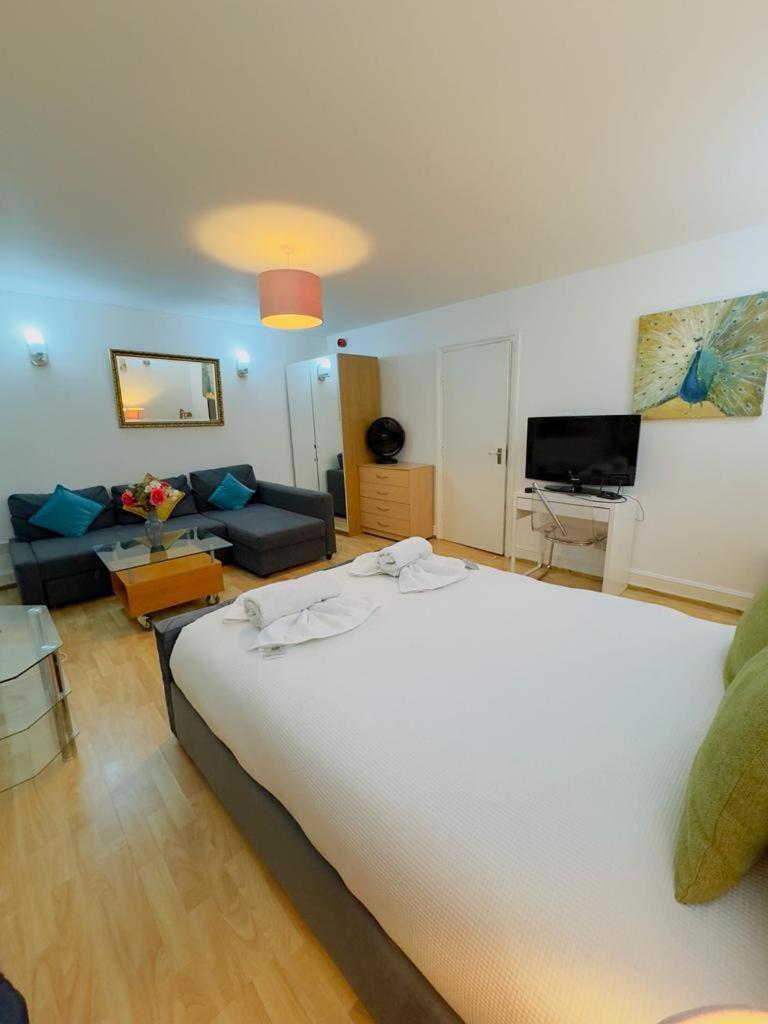 Bright Budget Studio Apartment In Central Londra Esterno foto