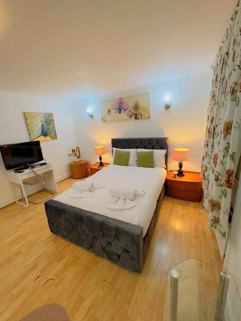 Bright Budget Studio Apartment In Central Londra Esterno foto